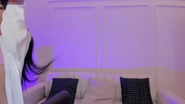 HannahJamesX online show from February 18, 12:34 pm