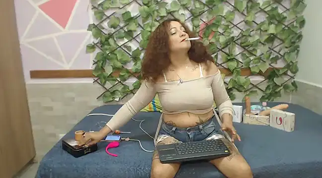 Snapshot of Lena_lawson chatting on February 5, 5:09 am Lena lawson online show from February 5, 5:09 am