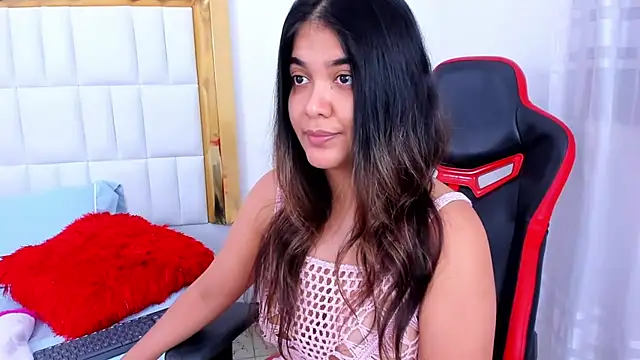 MadelineJackson online show from December 14, 3:07 am