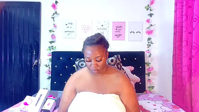 CiaraEbony online show from January 17, 2:39 am