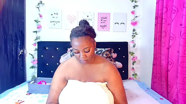 CiaraEbony online show from January 18, 1:41 am