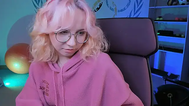 JasmineMilko online show from February 7, 8:11 am