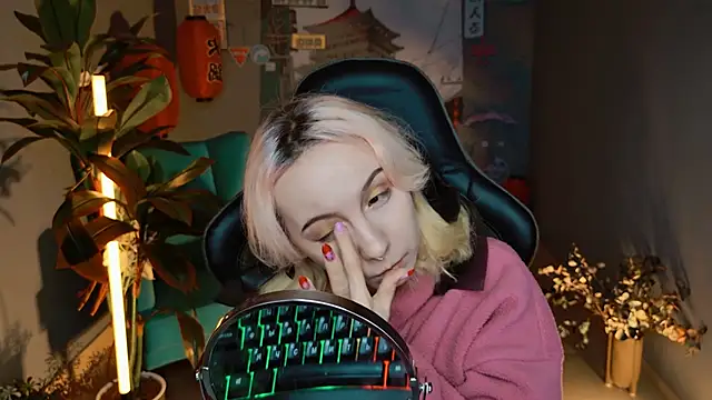 JasmineMilko online show from March 9, 5:11 am