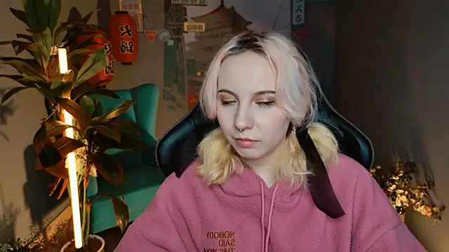 JasmineMilko online show from March 9, 9:35 am