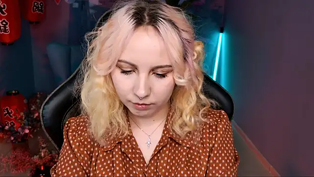 JasmineMilko online show from March 18, 8:14 am