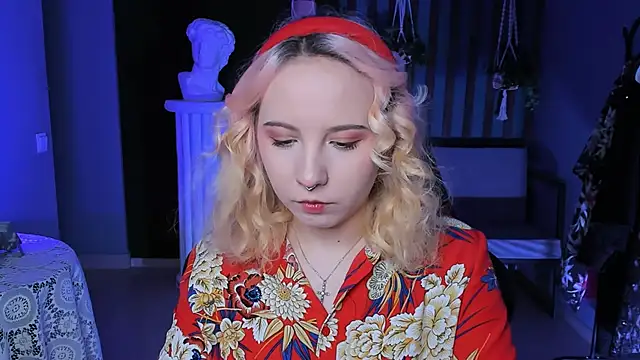 JasmineMilko online show from March 20, 5:02 am