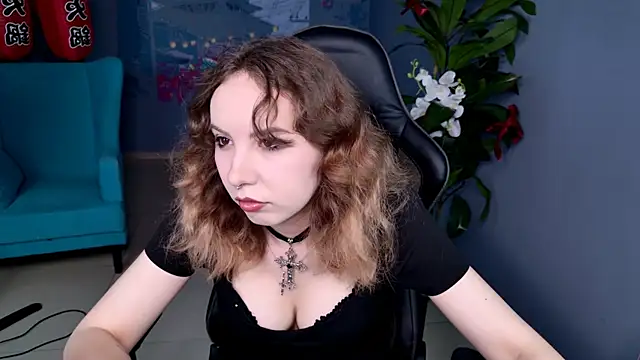 Snapshot of JasmineMilko chatting on April 30, 5:03 am JasmineMilko online show from April 30, 5:03 am