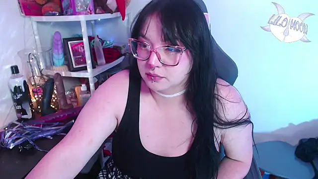 Snapshot of LiloMoon69 chatting on December 29, 6:03 am LiloMoon69 online show from December 29, 6:03 am