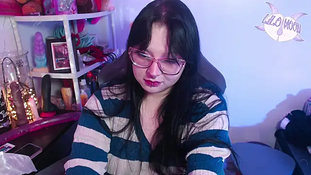 Snapshot of LiloMoon69 chatting on January 4, 2:14 am LiloMoon69 online show from January 4, 2:14 am