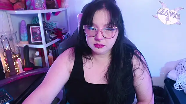 Snapshot of LiloMoon69 chatting on January 6, 2:48 am LiloMoon69 online show from January 6, 2:48 am