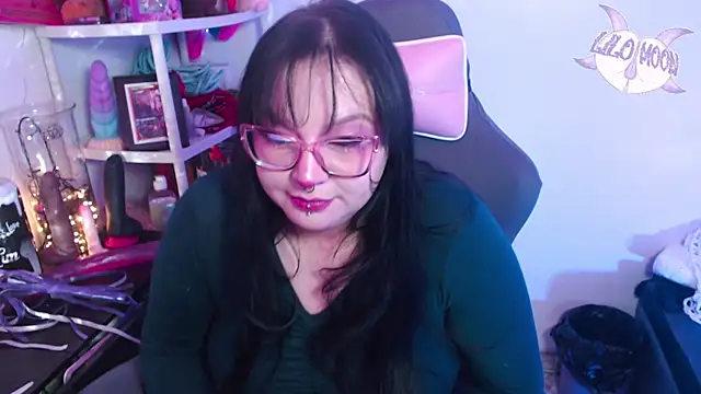 Snapshot of LiloMoon69 chatting on January 7, 6:05 am LiloMoon69 online show from January 7, 6:05 am