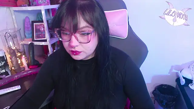 Snapshot of LiloMoon69 chatting on January 8, 3:40 am LiloMoon69 online show from January 8, 3:40 am