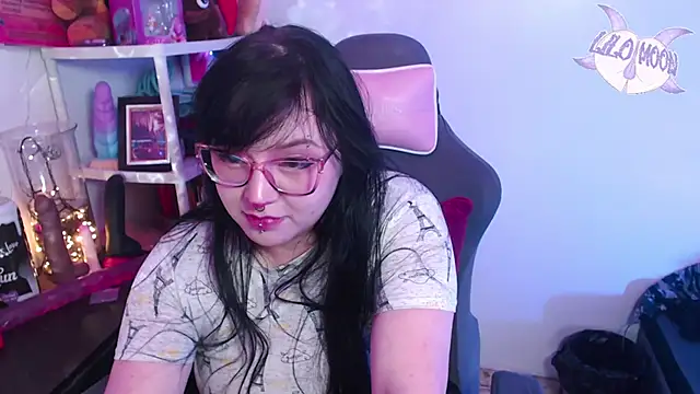 Snapshot of LiloMoon69 chatting on January 10, 6:31 am LiloMoon69 online show from January 10, 6:31 am