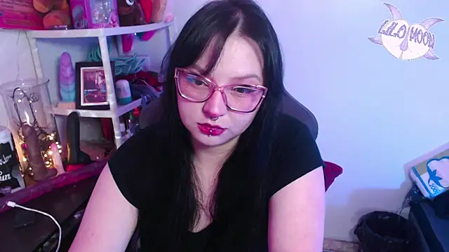 Snapshot of LiloMoon69 chatting on January 11, 2:52 am LiloMoon69 online show from January 11, 2:52 am