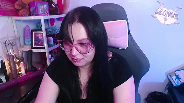 Snapshot of LiloMoon69 chatting on January 11, 6:03 am LiloMoon69 online show from January 11, 6:03 am