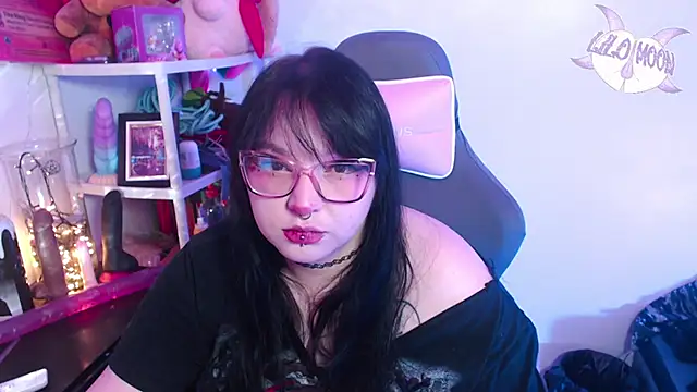 Snapshot of LiloMoon69 chatting on January 12, 4:00 am LiloMoon69 online show from January 12, 4:00 am