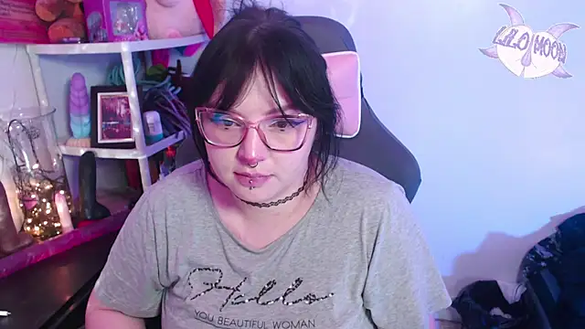Snapshot of LiloMoon69 chatting on January 13, 6:49 am LiloMoon69 online show from January 13, 6:49 am