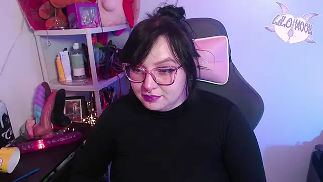 Snapshot of LiloMoon69 chatting on January 18, 6:24 am LiloMoon69 online show from January 18, 6:24 am