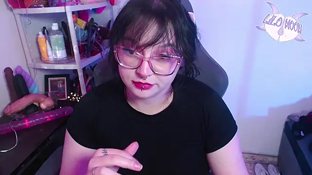 Snapshot of LiloMoon69 chatting on January 19, 7:25 am LiloMoon69 online show from January 19, 7:25 am