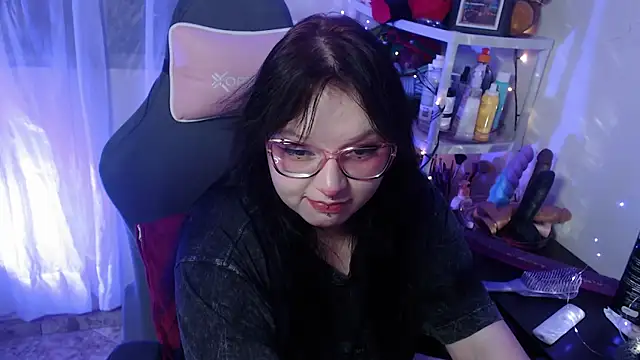 Snapshot of LiloMoon69 chatting on February 2, 7:41 am LiloMoon69 online show from February 2, 7:41 am