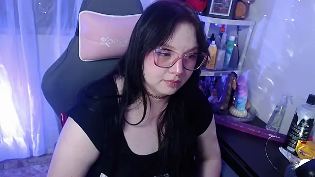 Snapshot of LiloMoon69 chatting on February 3, 6:45 am LiloMoon69 online show from February 3, 6:45 am