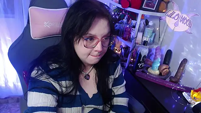 Snapshot of LiloMoon69 chatting on February 6, 3:48 am LiloMoon69 online show from February 6, 3:48 am