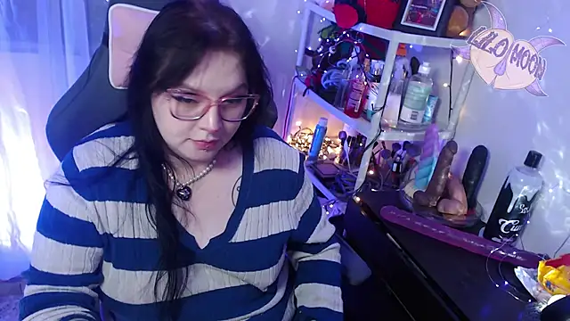 Snapshot of LiloMoon69 chatting on February 6, 6:51 am LiloMoon69 online show from February 6, 6:51 am