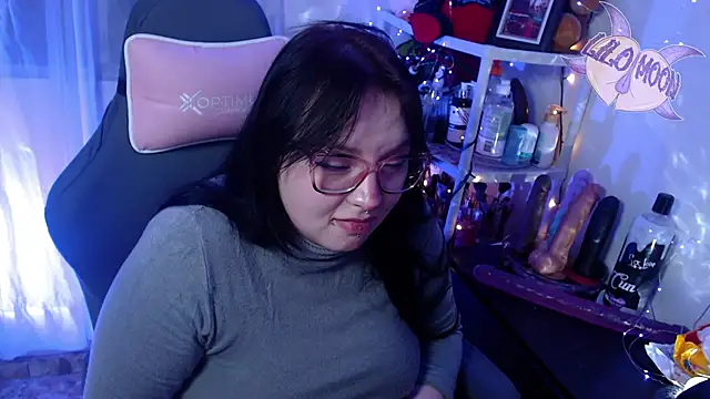 Snapshot of LiloMoon69 chatting on February 7, 6:35 am LiloMoon69 online show from February 7, 6:35 am