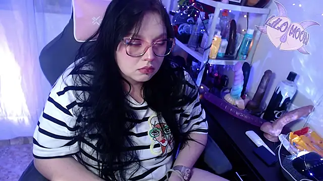 Snapshot of LiloMoon69 chatting on February 9, 3:11 am LiloMoon69 online show from February 9, 3:11 am