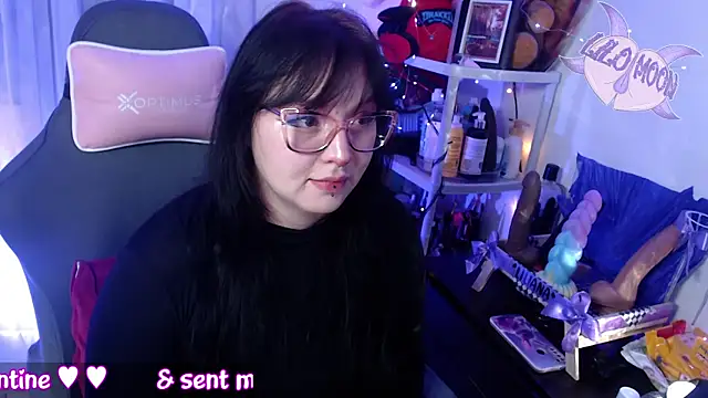 Snapshot of LiloMoon69 chatting on February 14, 6:34 am LiloMoon69 online show from February 14, 6:34 am