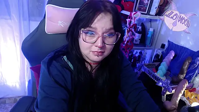 Snapshot of LiloMoon69 chatting on February 17, 6:20 am LiloMoon69 online show from February 17, 6:20 am