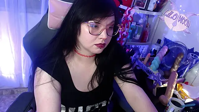 Snapshot of LiloMoon69 chatting on February 21, 4:07 am LiloMoon69 online show from February 21, 4:07 am