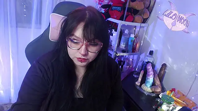 Snapshot of LiloMoon69 chatting on February 24, 3:55 am LiloMoon69 online show from February 24, 3:55 am
