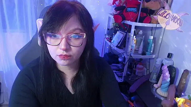 Snapshot of LiloMoon69 chatting on February 27, 4:20 am LiloMoon69 online show from February 27, 4:20 am
