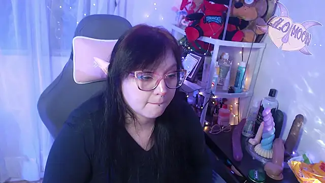 Snapshot of LiloMoon69 chatting on February 27, 7:23 am LiloMoon69 online show from February 27, 7:23 am
