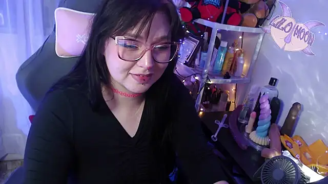 Snapshot of LiloMoon69 chatting on March 1, 6:57 am LiloMoon69 online show from March 1, 6:57 am