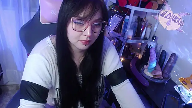 Snapshot of LiloMoon69 chatting on March 3, 3:30 am LiloMoon69 online show from March 3, 3:30 am
