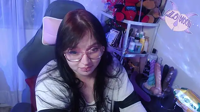 Snapshot of LiloMoon69 chatting on March 3, 6:37 am LiloMoon69 online show from March 3, 6:37 am