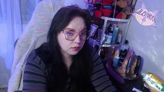 Snapshot of LiloMoon69 chatting on March 4, 4:06 am LiloMoon69 online show from March 4, 4:06 am