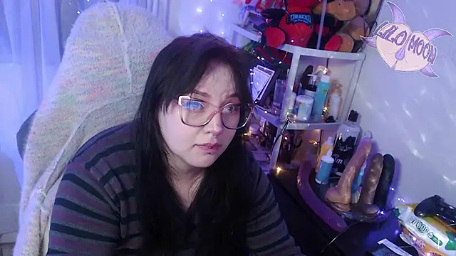 Snapshot of LiloMoon69 chatting on March 4, 7:08 am LiloMoon69 online show from March 4, 7:08 am