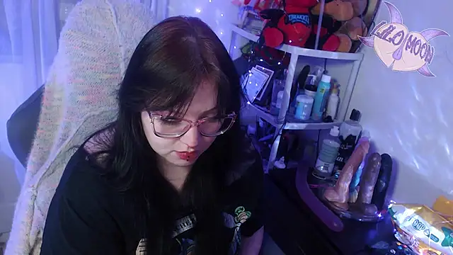 Snapshot of LiloMoon69 chatting on March 6, 3:35 am LiloMoon69 online show from March 6, 3:35 am