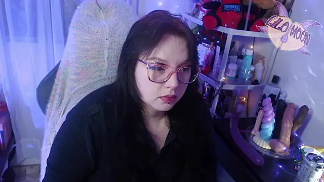 Snapshot of LiloMoon69 chatting on March 7, 3:40 am LiloMoon69 online show from March 7, 3:40 am