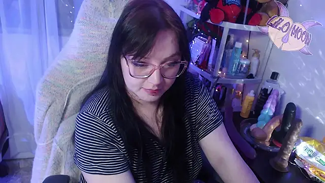 Snapshot of LiloMoon69 chatting on March 8, 7:05 am LiloMoon69 online show from March 8, 7:05 am