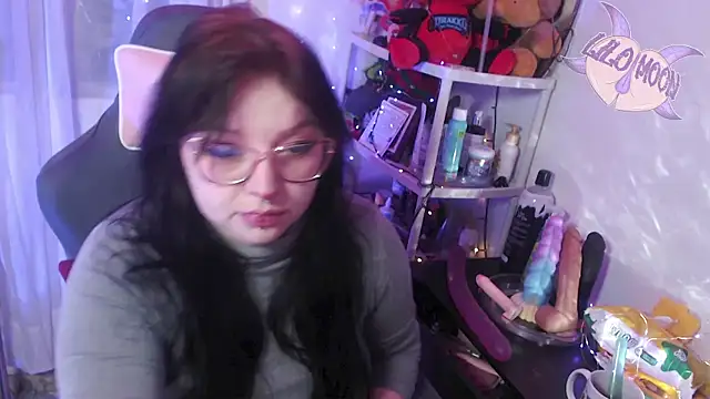 Snapshot of LiloMoon69 chatting on March 11, 3:59 am LiloMoon69 online show from March 11, 3:59 am