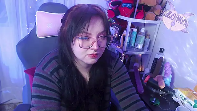 Snapshot of LiloMoon69 chatting on March 19, 3:20 am LiloMoon69 online show from March 19, 3:20 am