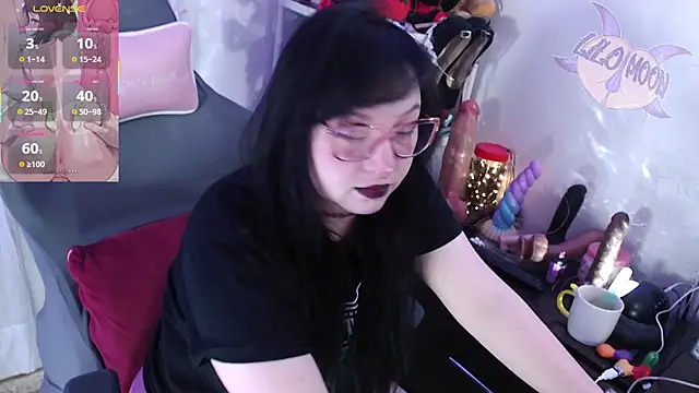 Snapshot of LiloMoon69 chatting on September 18, 1:24 pm LiloMoon69 online show from September 18, 1:24 pm