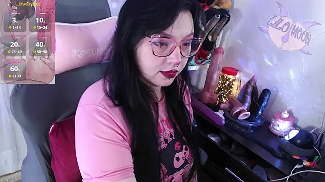 Snapshot of LiloMoon69 chatting on September 19, 12:39 pm LiloMoon69 online show from September 19, 12:39 pm