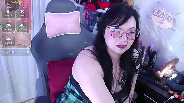 Snapshot of LiloMoon69 chatting on September 20, 1:45 pm LiloMoon69 online show from September 20, 1:45 pm
