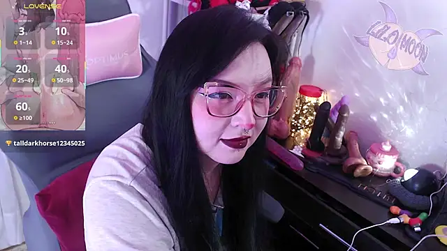Snapshot of LiloMoon69 chatting on September 26, 1:04 pm LiloMoon69 online show from September 26, 1:04 pm