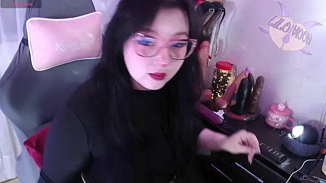 Snapshot of LiloMoon69 chatting on September 27, 1:16 pm LiloMoon69 online show from September 27, 1:16 pm